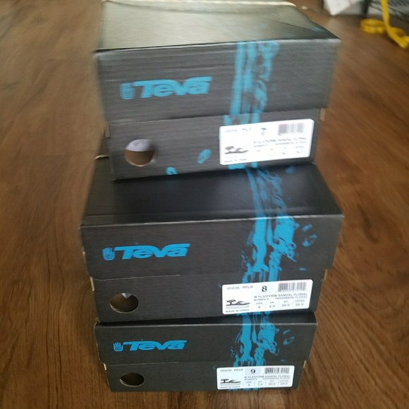 *1 Left - 9*Teva Floral Flatform Thong Sandal - Picture 5 of 6